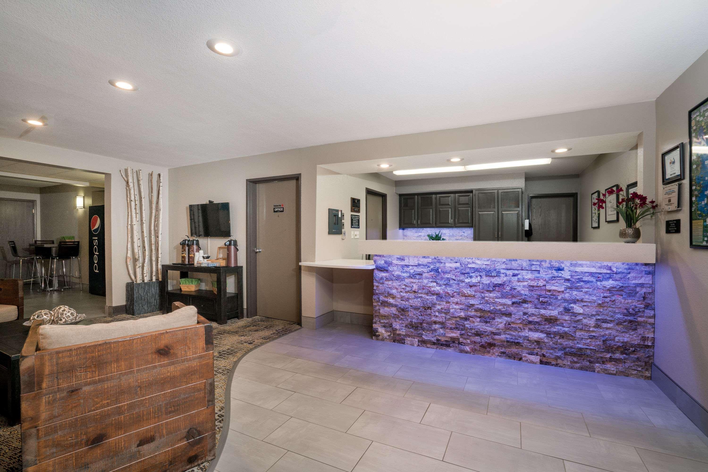 Super 8 By Wyndham Spirit Lake/Okoboji Exterior foto