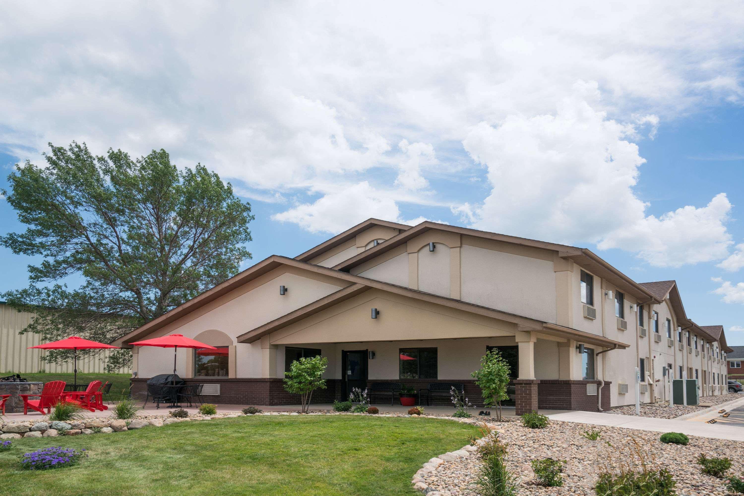 Super 8 By Wyndham Spirit Lake/Okoboji Exterior foto