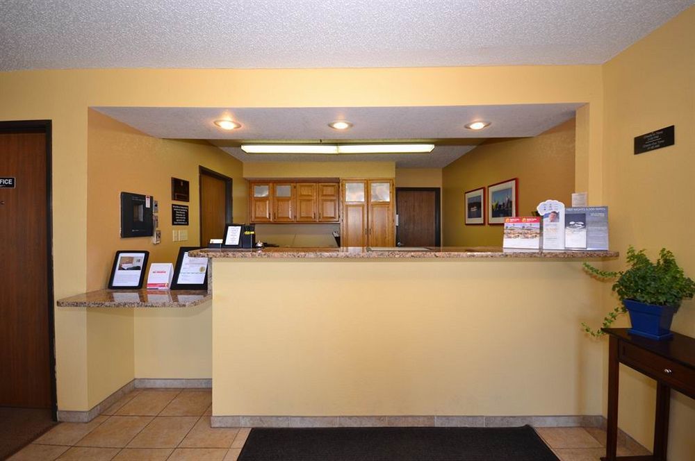 Super 8 By Wyndham Spirit Lake/Okoboji Exterior foto